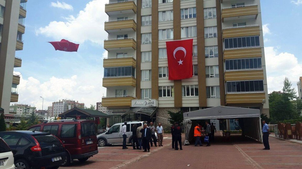 Kayserili Tendürek Şehidinin Ailesi Acı Haberi Aldı