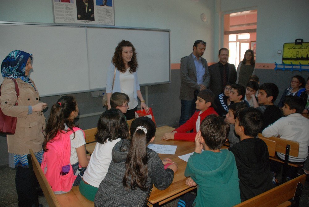 Tokat’ta, ’Okullu Okulsuz Okuyoruz Yazıyoruz’ Projesi