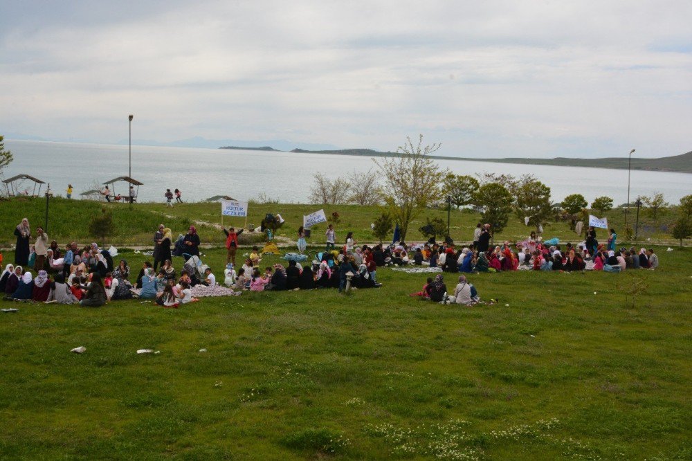 Tuşba Belediyesinden Kültürel Gezi