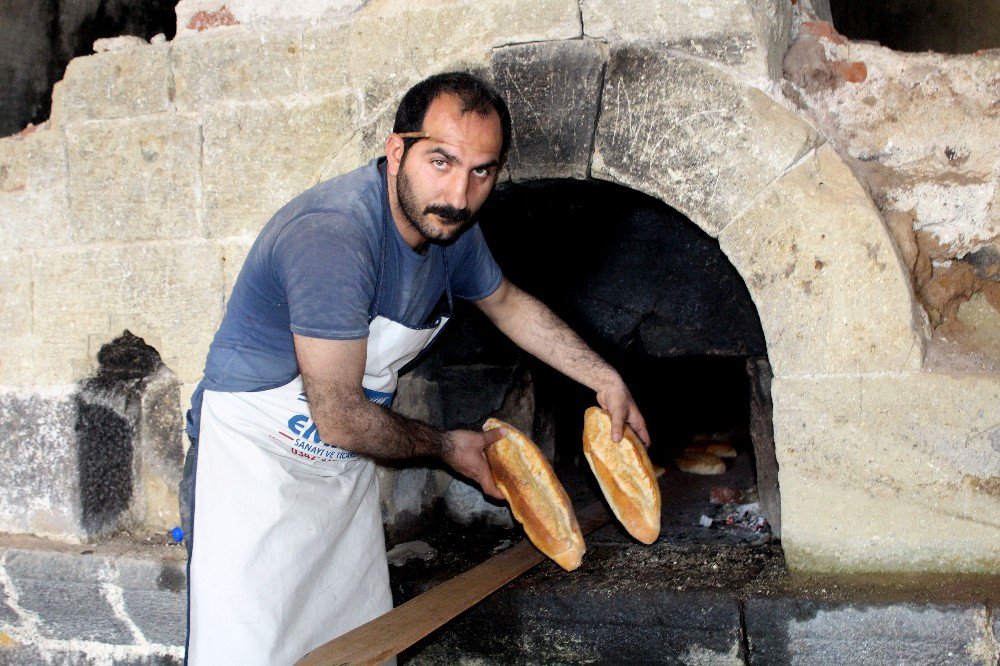 Tarihi Tabyada 130 Yıl Sonra Yeniden Ekmek Pişirdiler