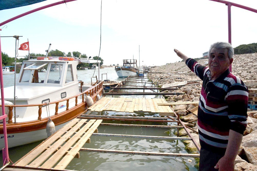 Antalya’da Teknecilerden İskele Tepkisi