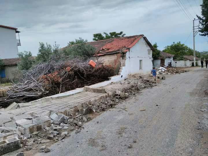 Depreme Aldırış Etmeden Alışverişe Devam Ettiler