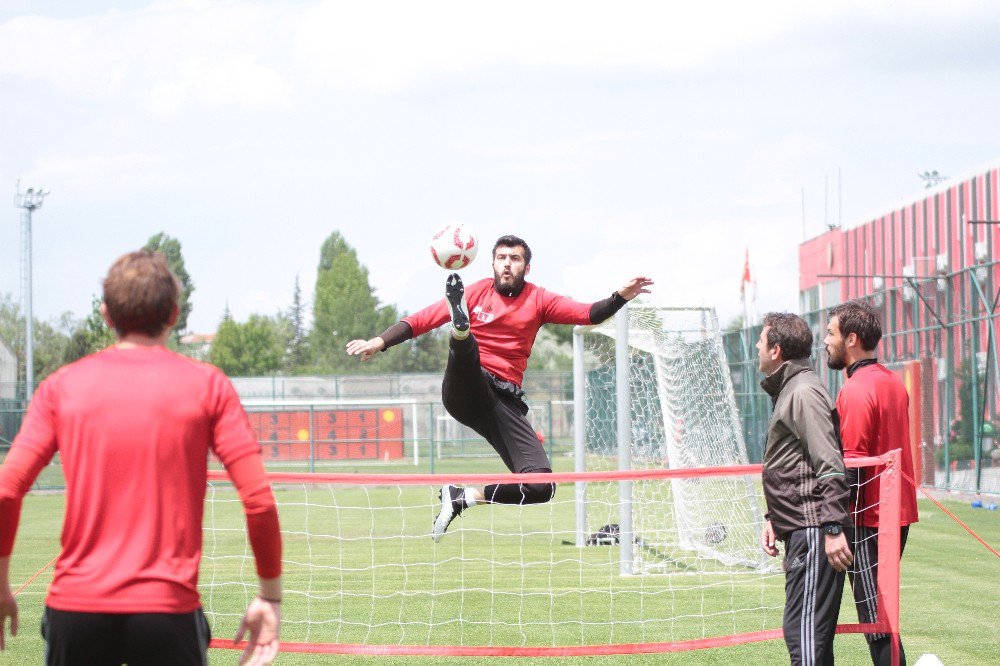 Es-es Süper Lig İçin Çalışmaya Devam Ediyor