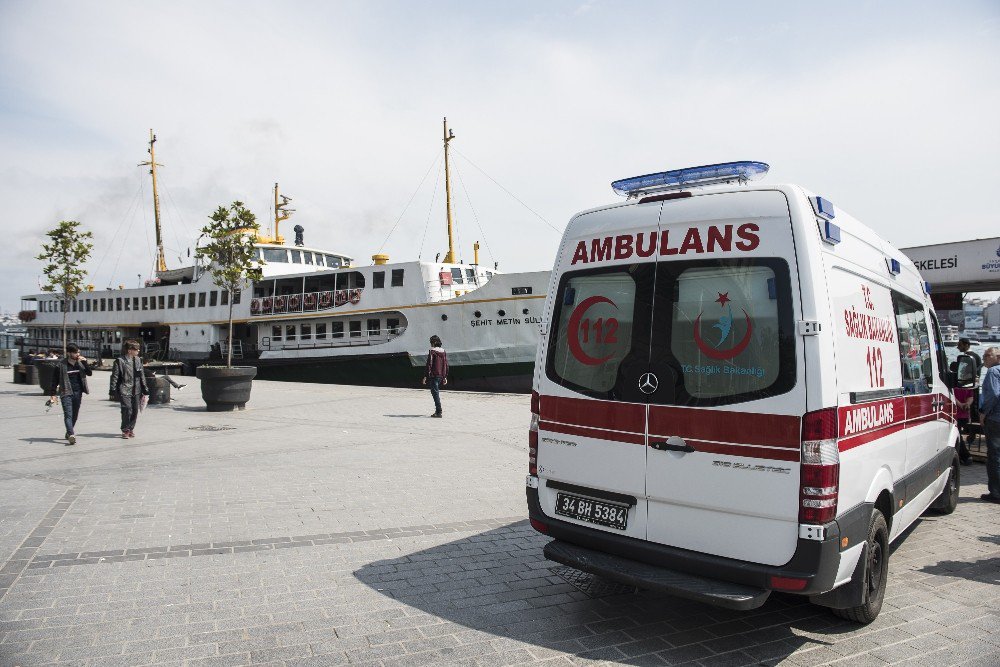 Boğaz’da, Tur Teknesinde İntihar Girişimi