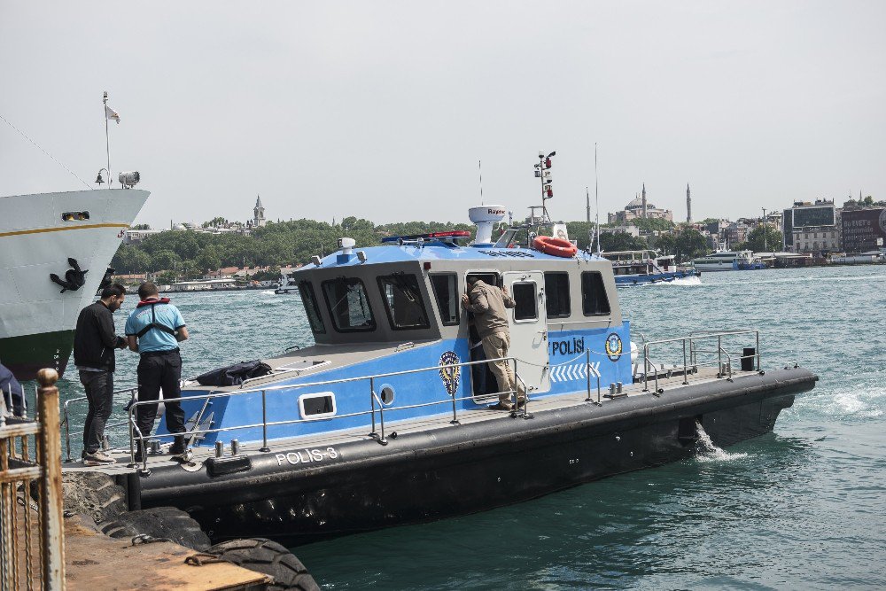 Boğaz’da, Tur Teknesinde İntihar Girişimi