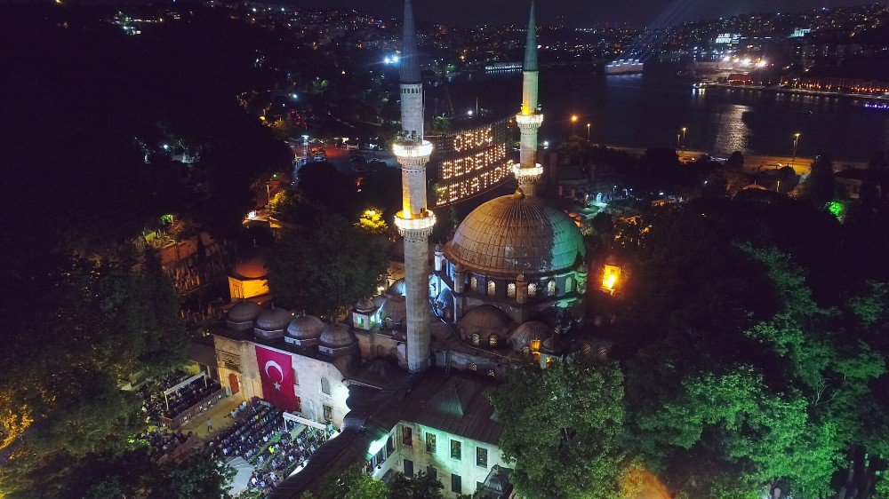 Eyüp Sultan’da İlk Teravih Havadan Görüntülendi