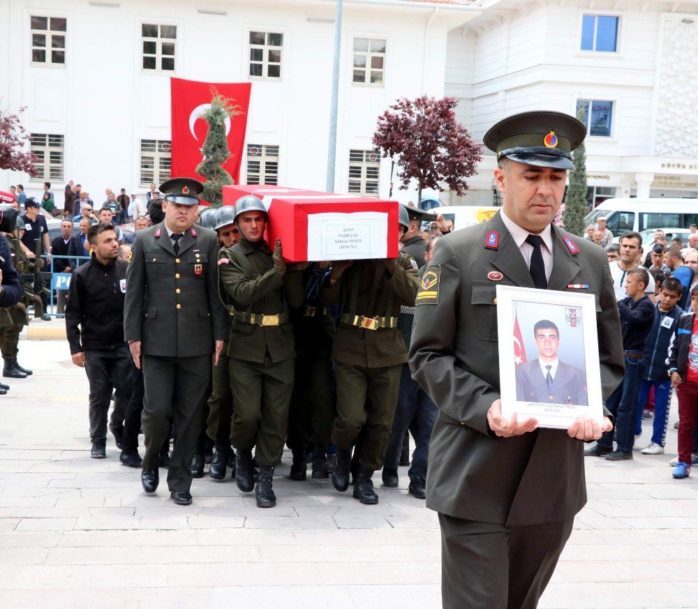 Şehit Gökhan Peker Son Yolculuğuna Uğurlandı