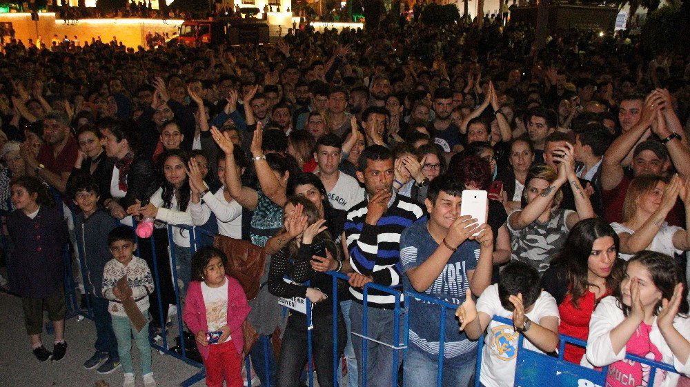 Koray Avcı, Hatay’da Konser Verdi