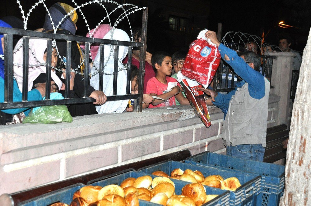 Akçakale’de Mültecilere Ramazan’da Ücretsiz Ekmek Dağıtılacak