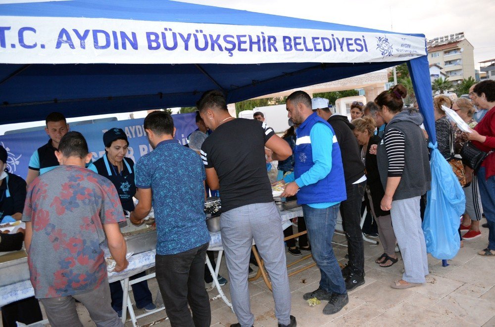 Aydın Büyükşehir Didim’de İftar Çadırı Kurdu