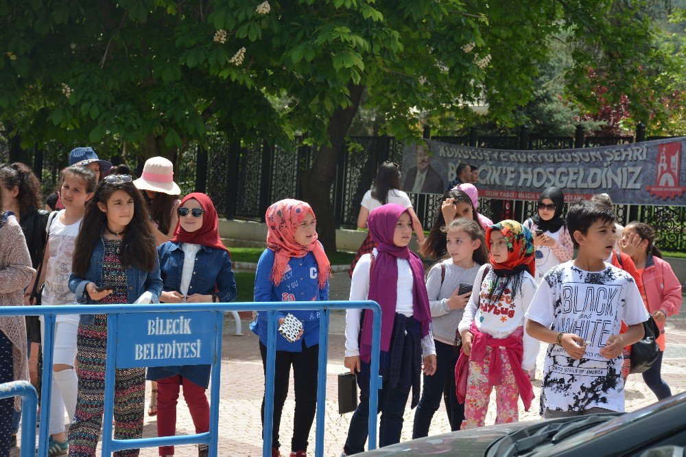 Şeyh Edebali Türbesi’ne Ziyaretçi Akını