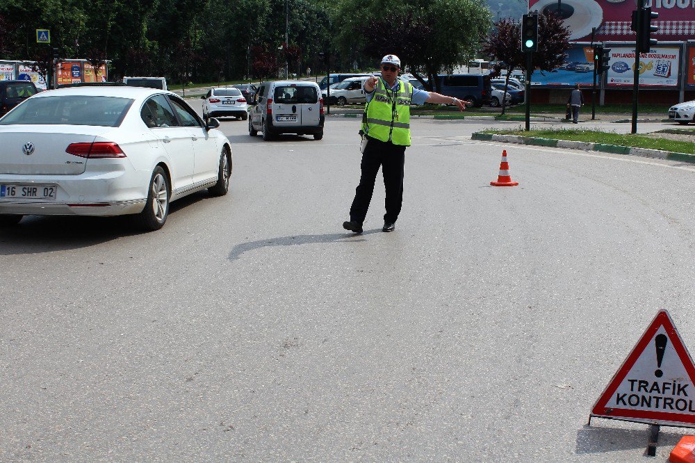 Bursa Polisinden ’Huzurlu Sokaklar’ Uygulaması