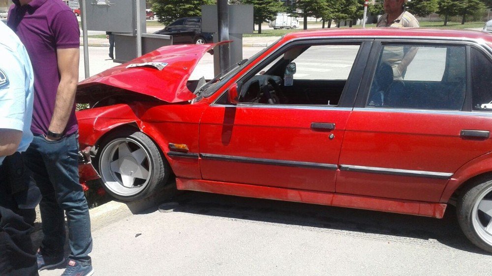 Elazığ’da Trafik Kazaları:3 Yaralı