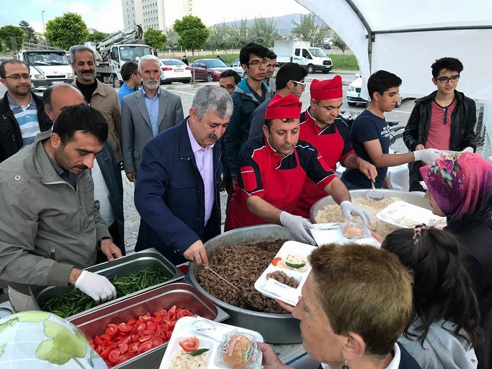 Hasta Ve Yakınları İçin İftar Çadırı