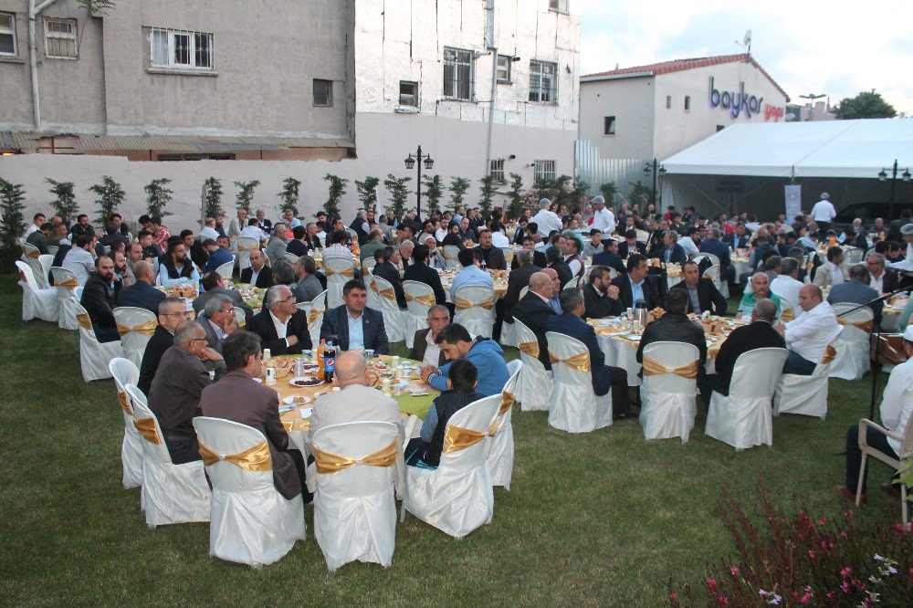 İstanbul’da Yaşayan Kayserililer İftar Sofrasında Buluştu