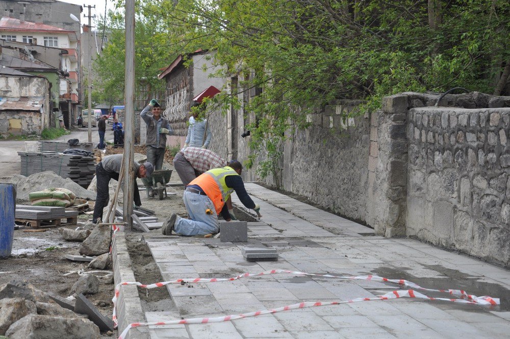 Osmanlı Projesi Kapsamında Kaldırımlar Yenileniyor