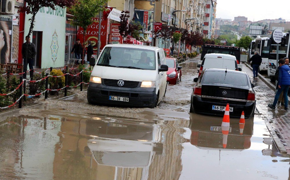 Yozgat’ta 15 Dakika Yağan Yağmur Ve Dolu Hayatı Felç Etti