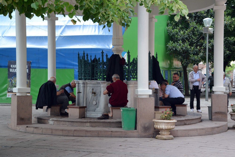 Tarihi Zağnos Paşa Camii, İstanbul’un Fethi’nin Yıl Dönümünde İbadete Açıldı