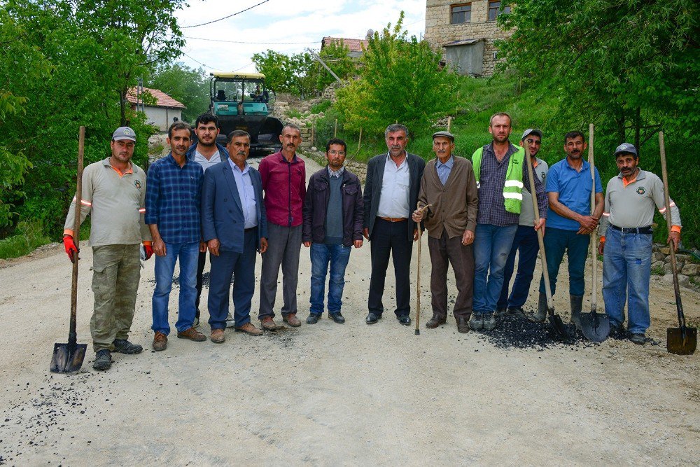 Büyükşehir, Girmana’da Asfaltlama Çalışması Yaptı