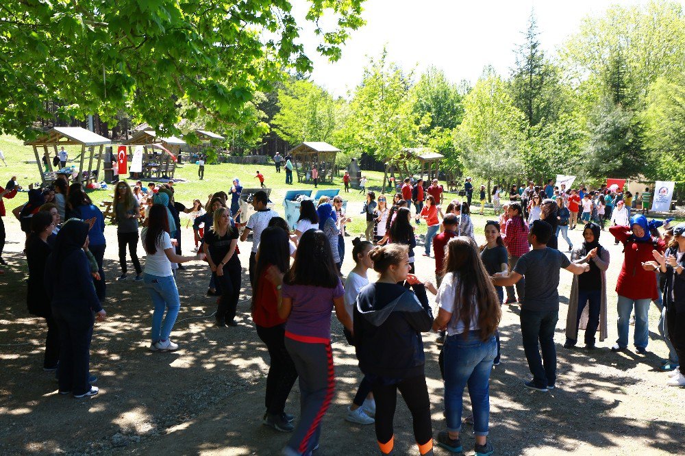 Bilgi Evi Ve Kurs Merkezi Öğrencileri Stres Attı