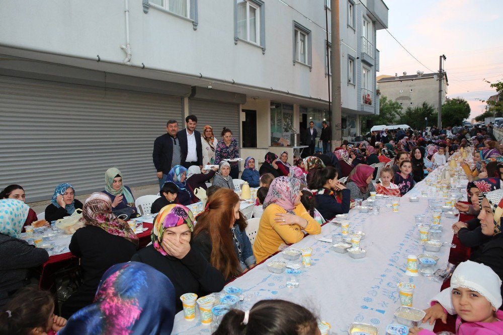 Başkan Karabacak, Sinoplular Derneğinin İftarına Katıldı