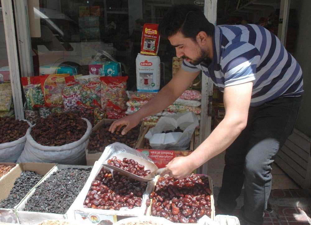 Türkiye’nin En Ucuz Hurması Van’da