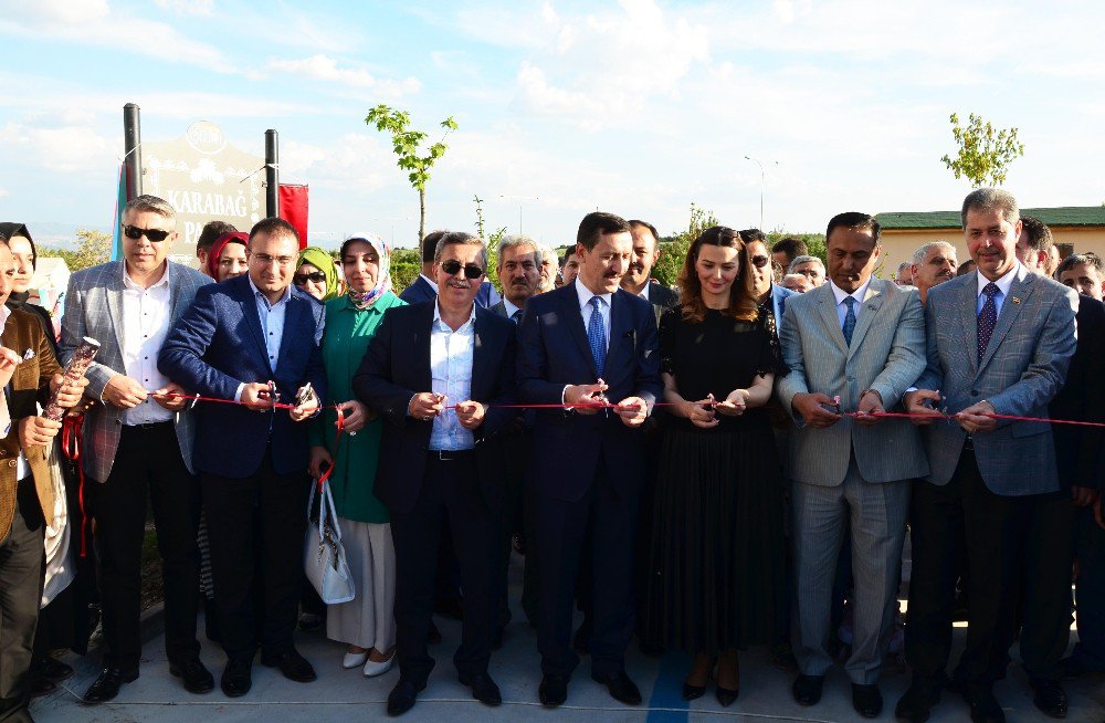 Karabağ Parkı’nın Açılışına Yoğun İlgi