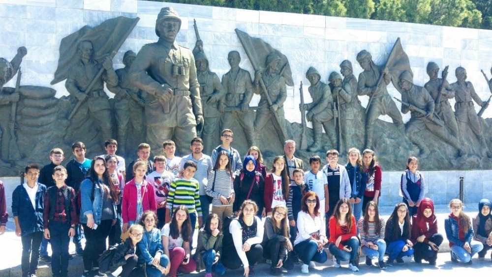 Karacabey Belediyesi’nden Başarılı Öğrencilere ’Çanakkale’ Sürprizi