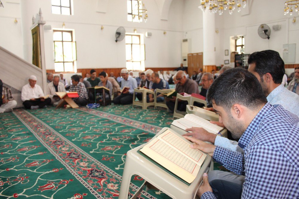 Camilerde Mukabe Yoğunluğu