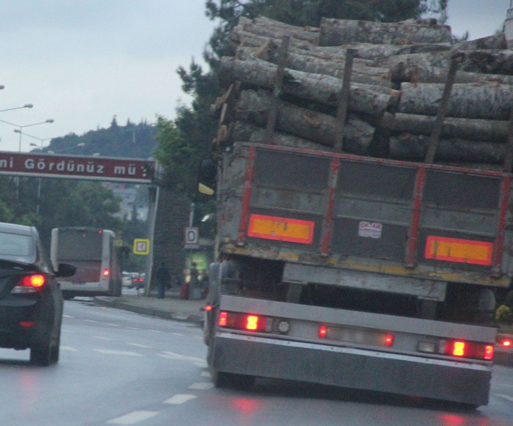 Samsun Trafiğinde Tehlikeli Yolculuk