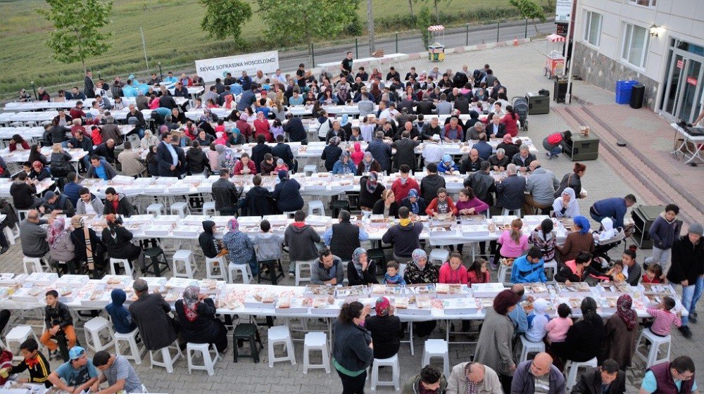 Süleymanpaşa Belediyesinin Mahalle İftarları Başladı