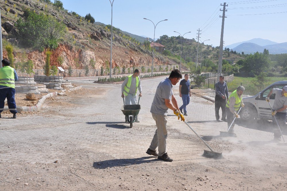 Gölbaşı Gölleri Çevresinde Temizlik Çalışması