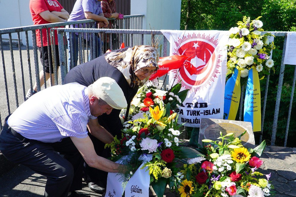 Solingen’de 5 Türkün Hayatını Kaybettiği Faciayı Anma Etkinliği Düzenlendi