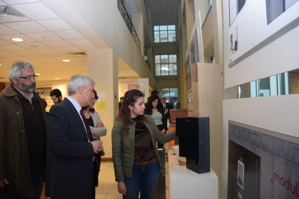 Anadolu Üniversitesi’nde Endüstriyel Tasarım Mezuniyet Sergisi