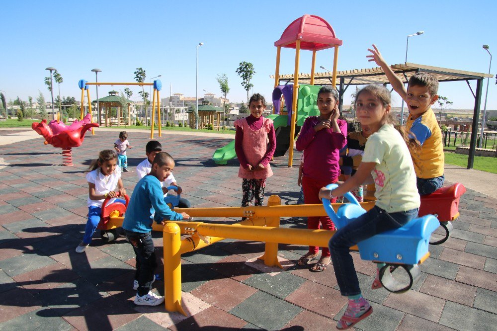 Büyükşehir Akçakale Kent Parkını Tamamladı