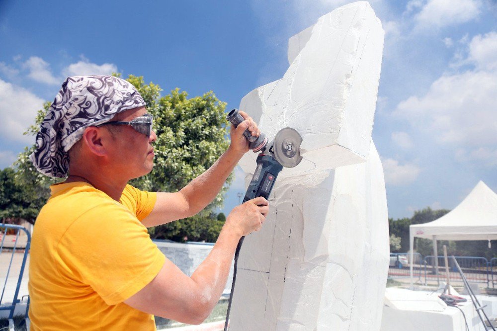 Çinli Heykeltıraştan 15 Temmuz Anısına "İnanıyorum" Heykeli