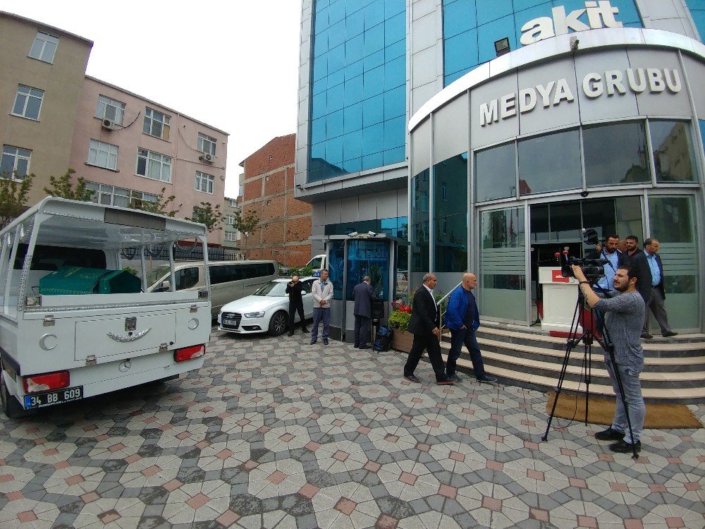 Kadir Demirel İçin Akit Medya Grubunda Tören Düzenlendi