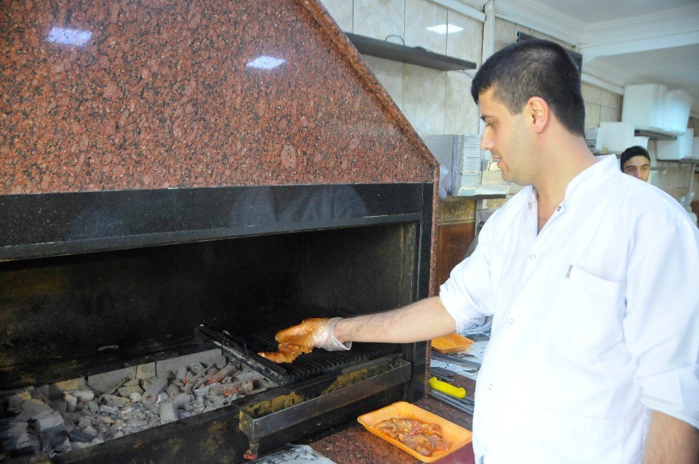 Kiloyla Izgarada Tavuk Pişirenlere Gün Doğdu