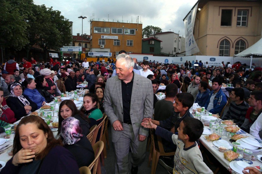 Ramazan Coşkusu Eyüp’ün Her Köşesinde Yaşanıyor