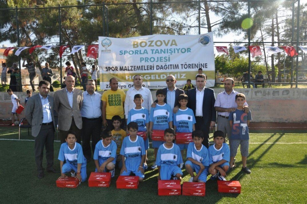 Kayyumdan 122 Öğrenciye Spor Malzemesi