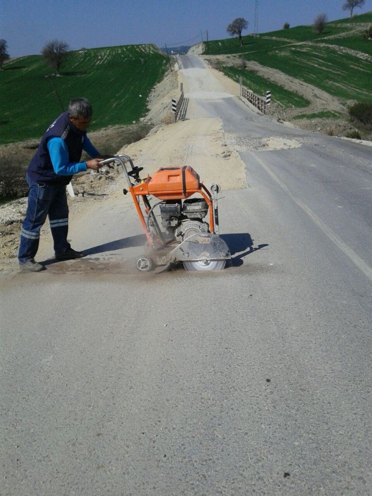 Kula-selendi Yolunda Bakım Çalışması