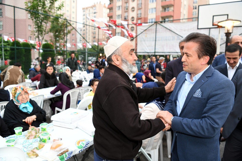 Tuzla’da Geleneksel Sokak İftarları Başladı