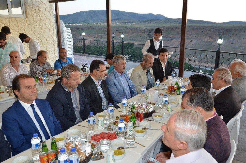 Başkan Polat, Medya Kuruluşlarının Temsilcilerini İftar Yemeğinde Ağırladı