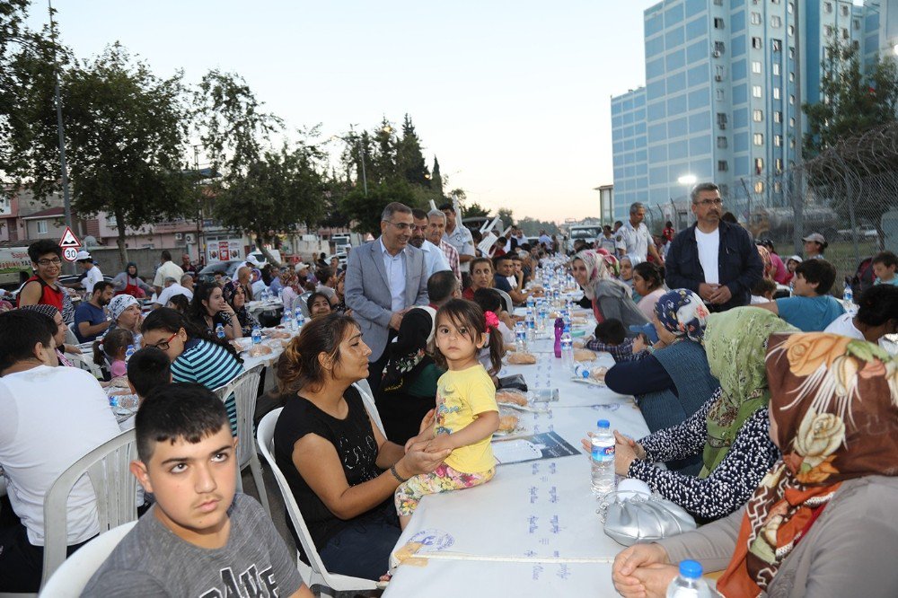 Yüreğir’de Sokak İftarları Başladı