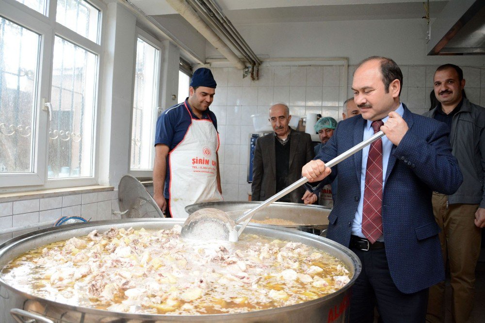 Alaca Belediyesi’nden Günlük 4500 Kişiye Sıcak Yemek