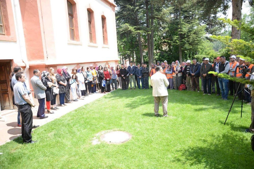 Bilecik Belediyesi’nden Typ Çalışanlarına İhtiyaç Çeki Verildi