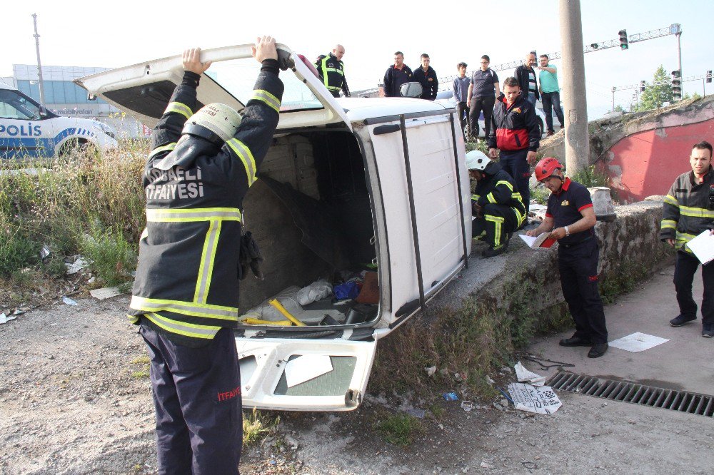 Çıkmaz Yoldan Geri Gitmek İsteyen Araç Böyle Devrildi