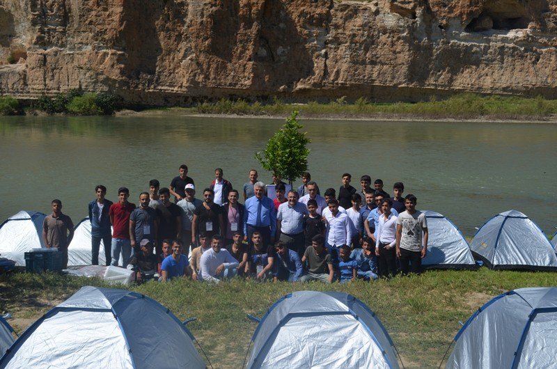 Gençler Hasankeyf’te Kamp Kurdu