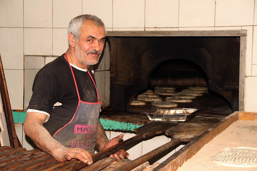 Fırıncılar,80 Derecelik Sıcakta Oruç Tutuyor