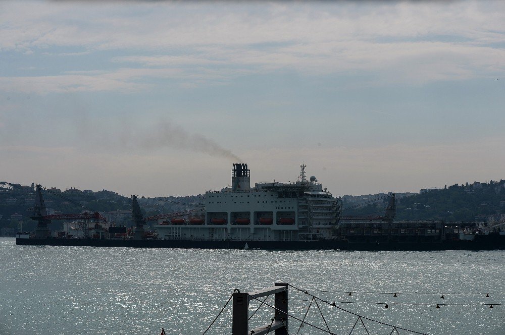 Türk Akımı İçin Gelen Dev Gemi, İstanbul Boğazı’nda